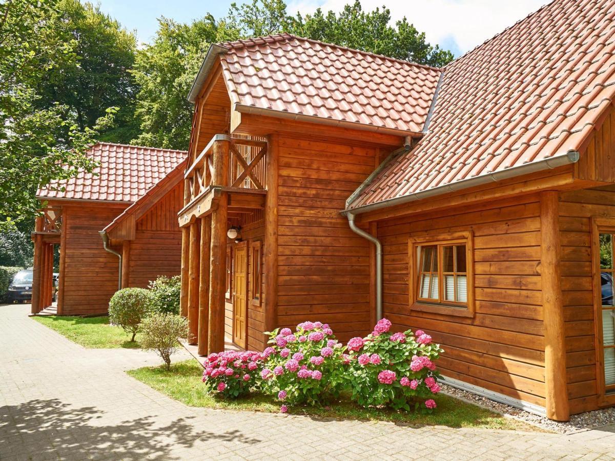 Strandschloesschen - Haushaelfte 1 Holiday home *