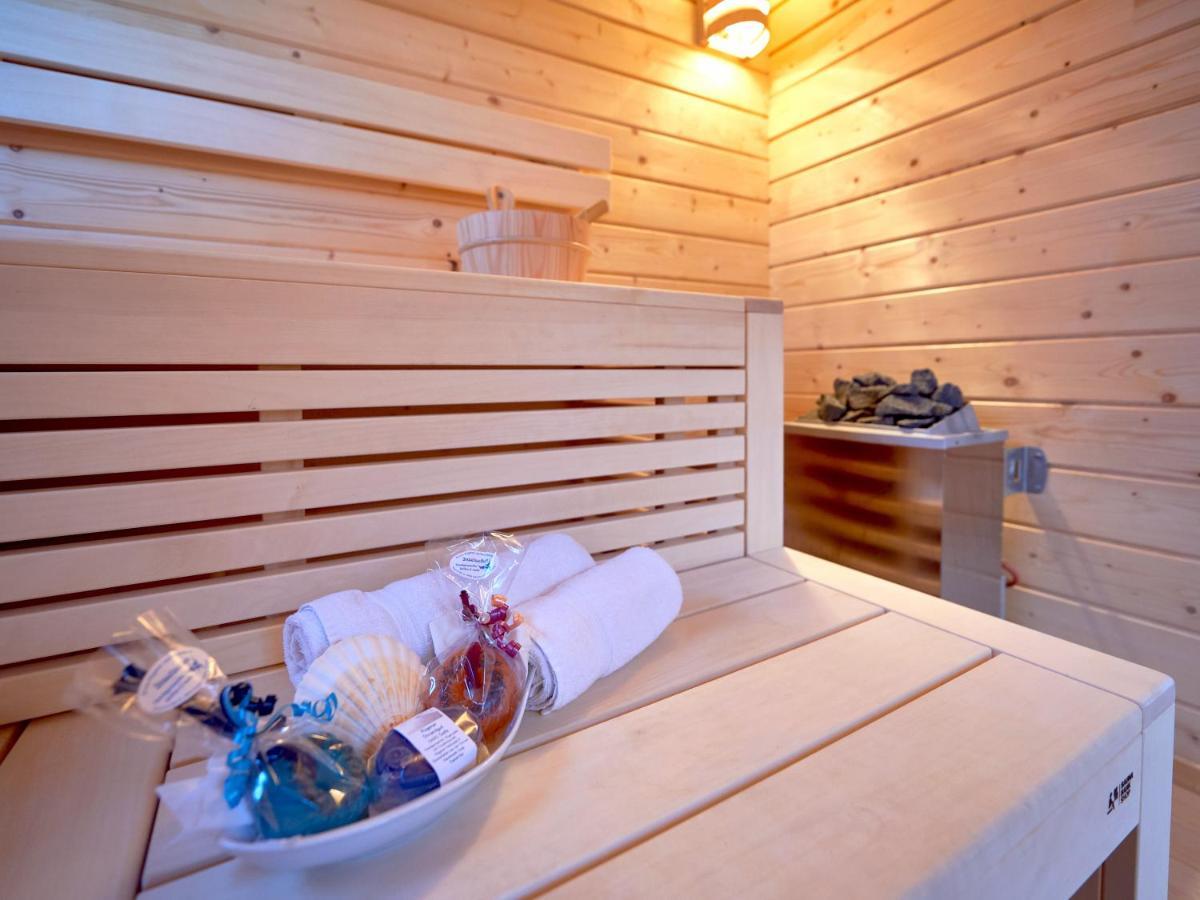 Strandschloesschen - Haushaelfte 1 * Sellin (Rugen)
